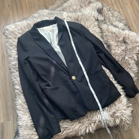 Blazer - Picture 2 of 4